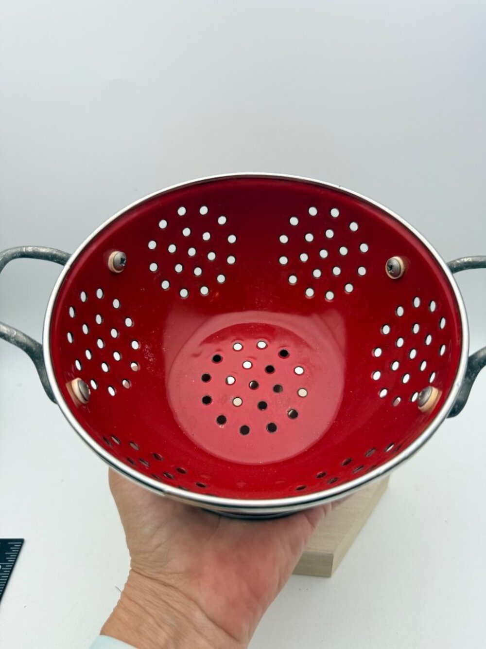 Vintage Red Metal Colander Rustic Country Cottagecore Kitchen Decor 8.5" - Picture 3 of 5